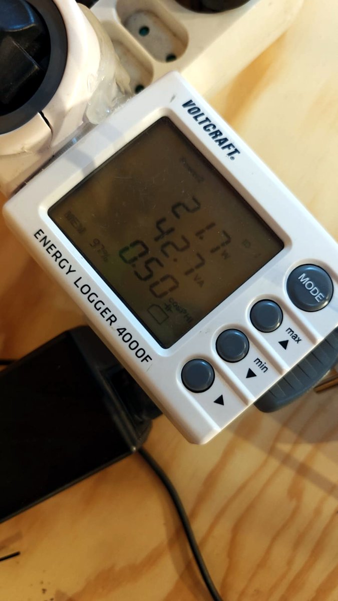 Voltcraft Energy Logger 4000F plug meter showing 21.7 W, 42.7 VA and power factor 0.50